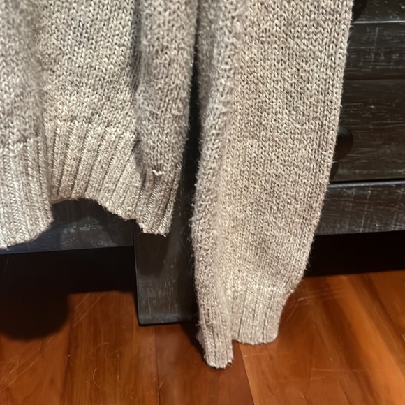 Abercrombie Muscle Sweater - Picture 3 of 7